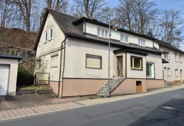 Zwei Häuser zum Preis von einem! Mit Garage, Terrasse und Laden, z. B. für Imbiss!